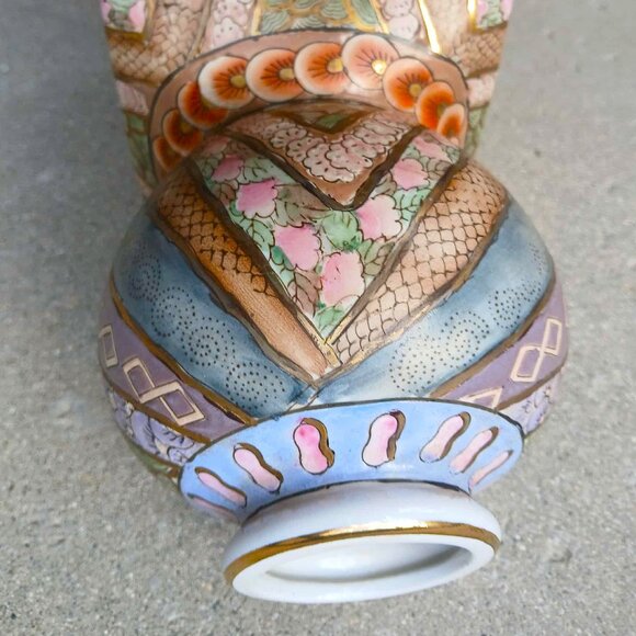 Exquisite Intricately Hand painted and Glazed Porcelain Square/Bulb Vase - Picture 10 of 13